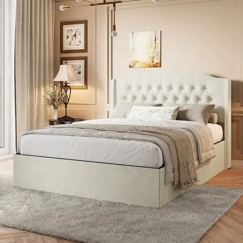 Lit plateforme queen en velours avec tête de lit capitonnée | Chambre glamour