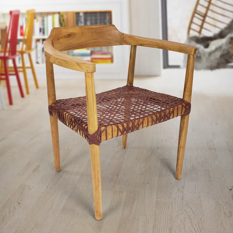 Fauteuil d'appoint en teck avec assise en cuir tressé | Style naturel bohème