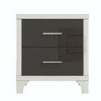 Table de chevet élégante à finition brillante et miroir, avec poignée en métal